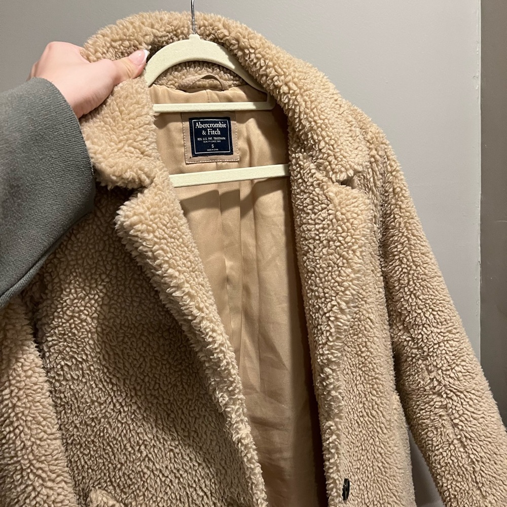 Abercrombie & Fitch Tan Teddy coat